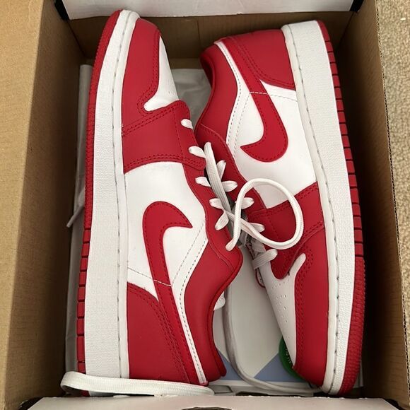 Nike Dunk 5.5Y women’s 7. Red and white